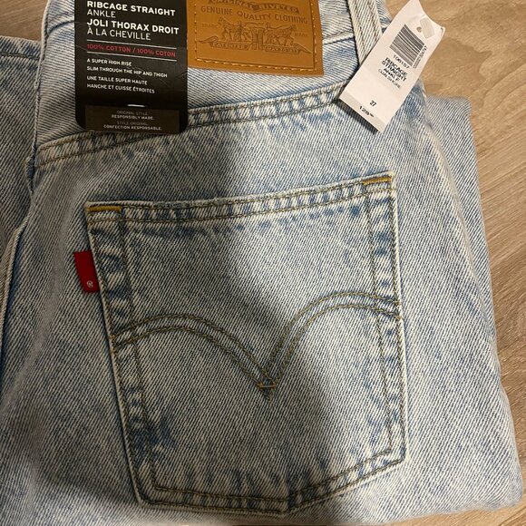 Levi's Light Blue Women's Jeans - Picture 3 of 3